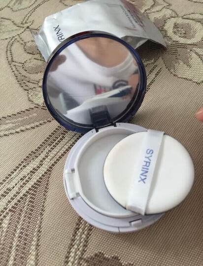 希芸(syrinx):"一直用的这个牌子的气垫,国货之光,平价又好用,很润一