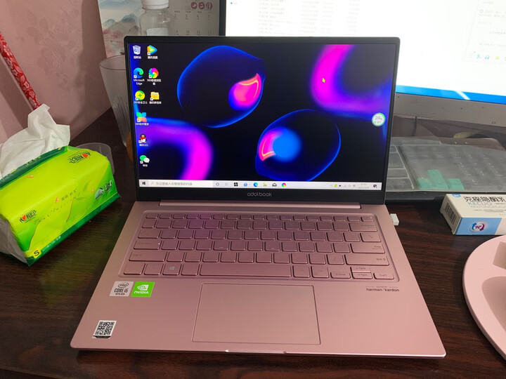 华硕(asus)adolbook13 2020:"挺薄的,重量挺轻,我家的那个挺喜欢的