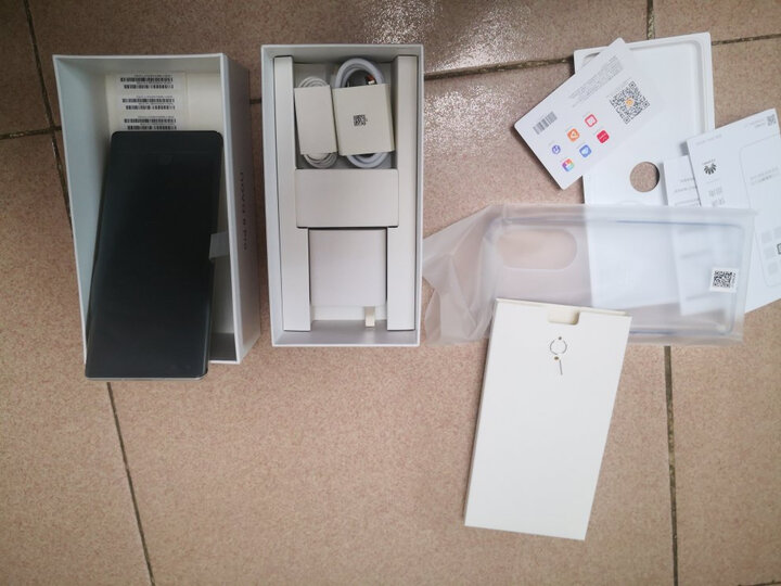 华为nova 8 pro:"本来以为3月7日后才能发货,没想到今天就到手了,给力