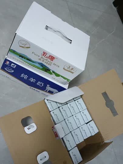 乳鹰200ml*20:"第一次在京东上购买这个牌子的牛奶,也是第一次听说水