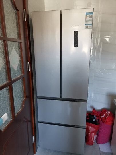 新飞bcd-310wk7at:"老牌子的冰箱,用着没问题,密封特别好,占地面积小