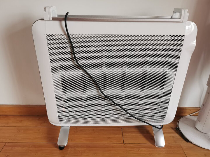 格力ndyd-x6022:"格力(gree)硅晶电热膜取暖器ndyd-x6022,四档调节,最