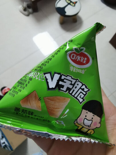 口水娃 v字脆尖角脆 膨化零食 牛肉味 300g/袋小时候很爱吃的零食,脆