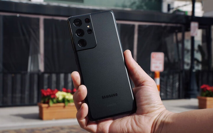 三星galaxy s21 ultra 5g:"黑色还是比较好看的 ,特别是背后摄像头