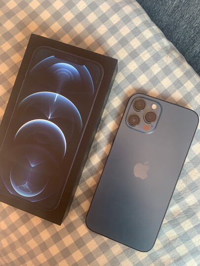 appleiphone 12 pro max:"海蓝色好看,手感也很好,最喜欢的是拍照功能