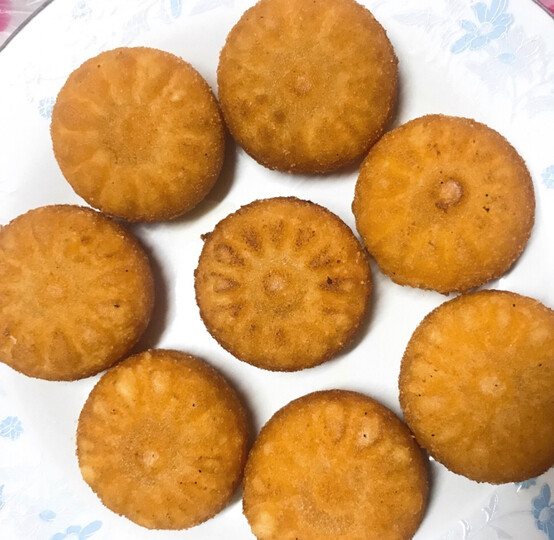 云鼎轩阿诺南瓜饼300g:"一直在京东购买东西了,这次购买的是阿诺雪花