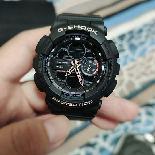 卡西欧gma-s140-1a:"太喜欢了 情人节买的 东西很满意是我想要的那种