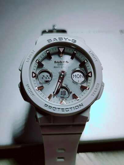 卡西欧bga-2500-7a:"计时准确:自动对时,光能充电做工精美:卡西欧的