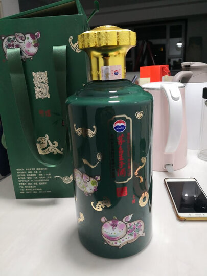 茅台白酒:"作为忠实的茅粉,这茅台王子酒是必不可少的,藏品特别是生肖