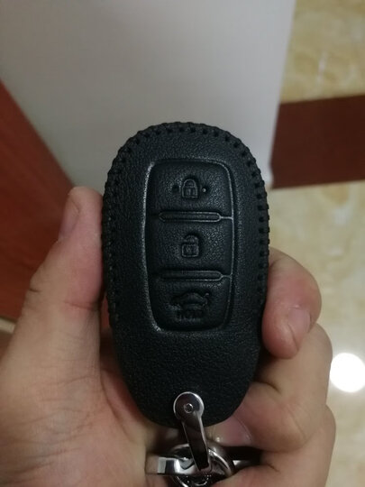 皮子质量不错,尺寸也是标准的,看着蛮有档次的,快过年了也得给车钥匙
