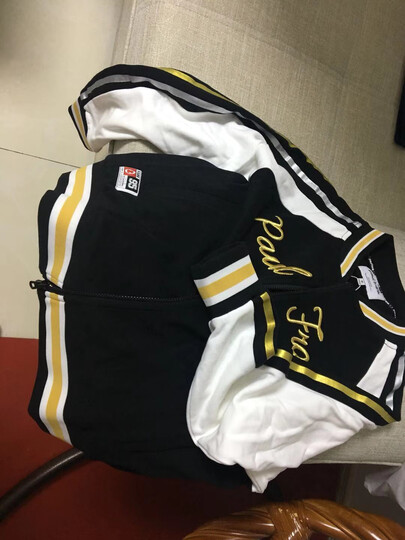 paul frank棒球服夹克外套:"身高160,体重140,身体紧致,穿xl码合身!