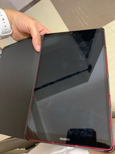 华为m6:"外观材质:很漂亮.屏幕效果:杠杠的.