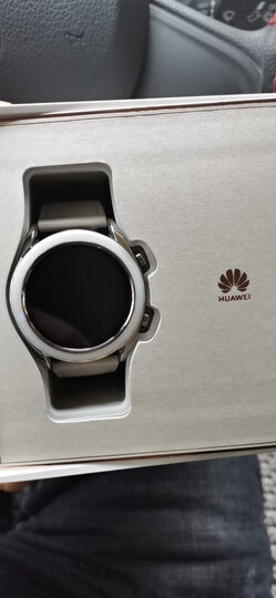 华为(huawei)华为手表watch fit雅致款:"样子挺耐看,重量轻,女孩带着