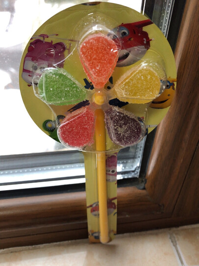 金稻谷风车棒棒糖24支软糖:"好大一只,比想象中大,孩子很喜欢,包装