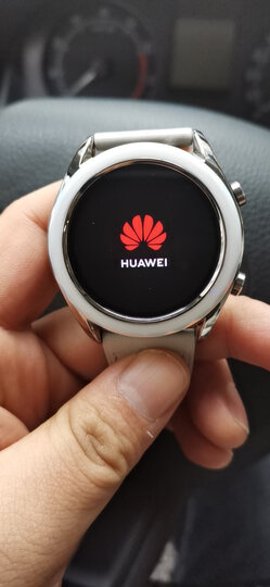 华为(huawei)华为手表watch fit雅致款:"样子挺耐看,重量轻,女孩带着
