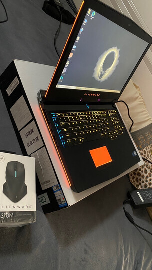 外星人(alienware)m17r4:"不喜欢新款,新款灯少,虽然配置好点,但是