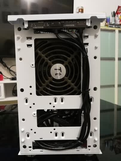 先马趣造im 白色:"宝贝已收到,简洁大方,质量也不错,就是主观认为