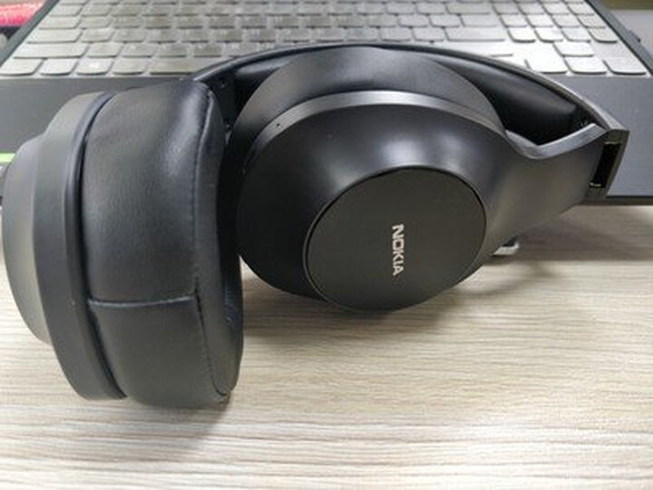 诺基亚e1200:"不愧是大品牌 诺基亚 头戴式不累耳 不伤耳 音质一流