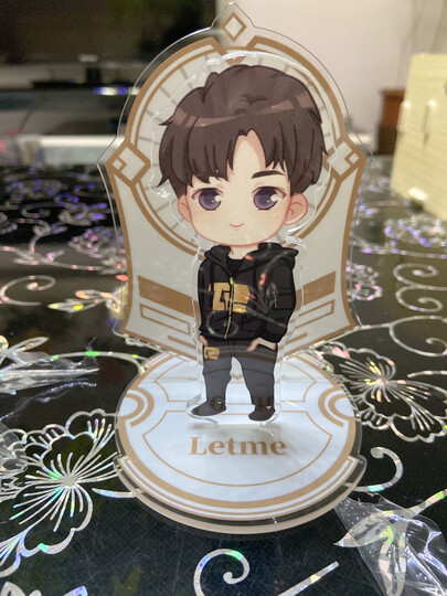 从letme 到严君泽〔随书附赠严君泽卡通形象亚克力(随机三选一) 采访