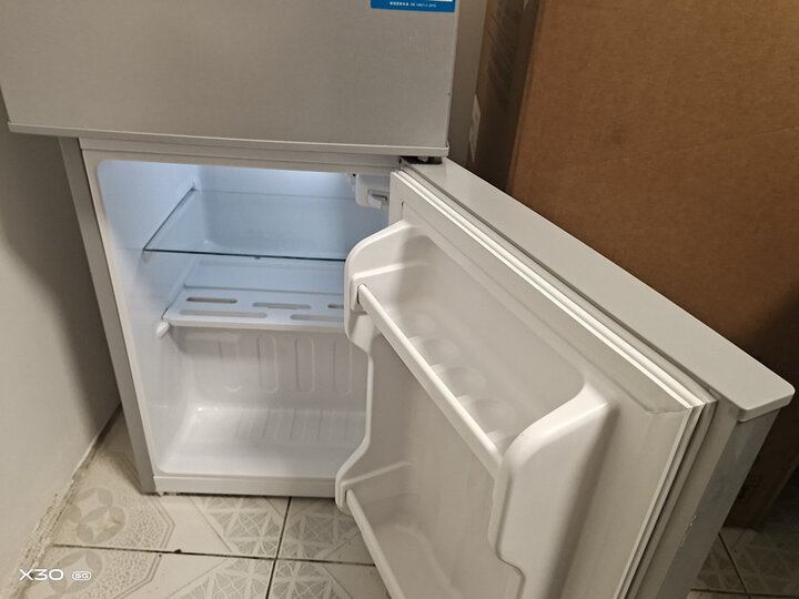 新飞(frestec):"迷你小冰箱,性价比高,老人够用,喜欢." - 京东