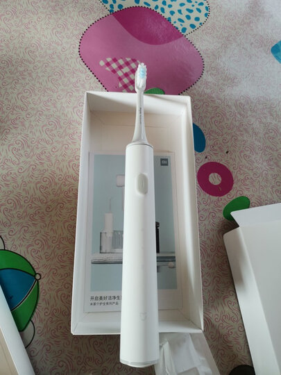 小米t300采用一体化成型设工艺,无缝连接,防水级别高,白色哑光机身