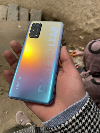 真我x7 pro:"手机很轻薄.也很流畅,闪充太爽了" - 京东