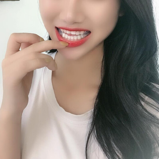 爱牙牙:"这款四代没有五代那么小,但是我个人已经用习惯了四代了,已经