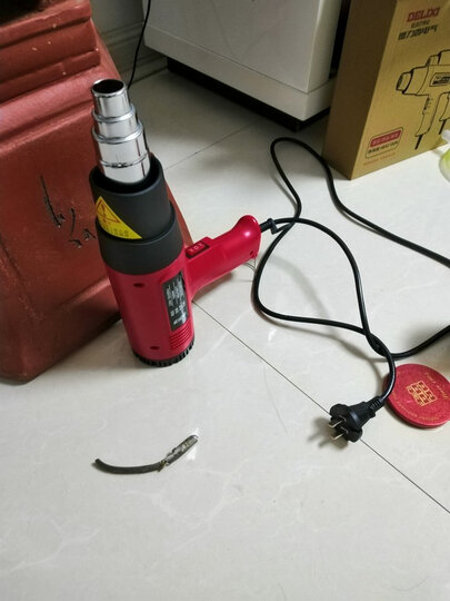 德力西电气dha w2 双档恒温热风枪 1600w:"通电试验效果不错,二档焊锡