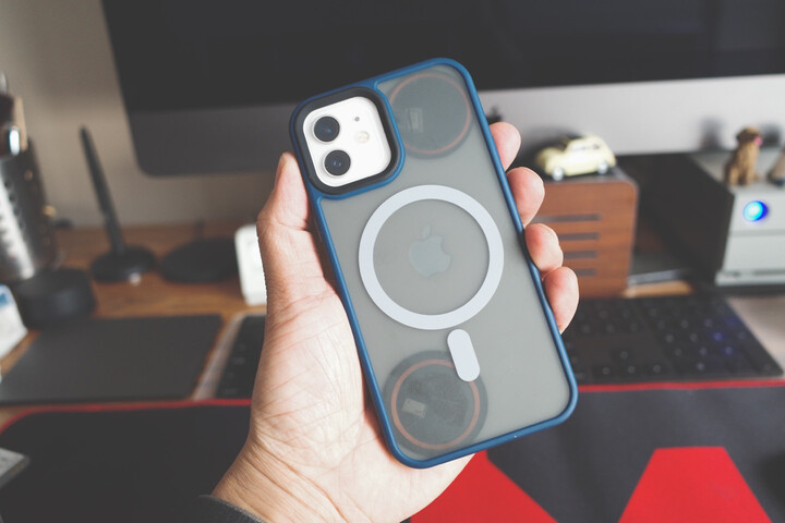 rockiphone12/12 pro 肤感磁吸保护壳:"偶然机会看到朋友用的这款