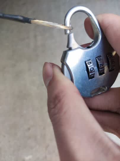 车衣不错,就是锁有些鸡肋,锁上也很容易拽下来