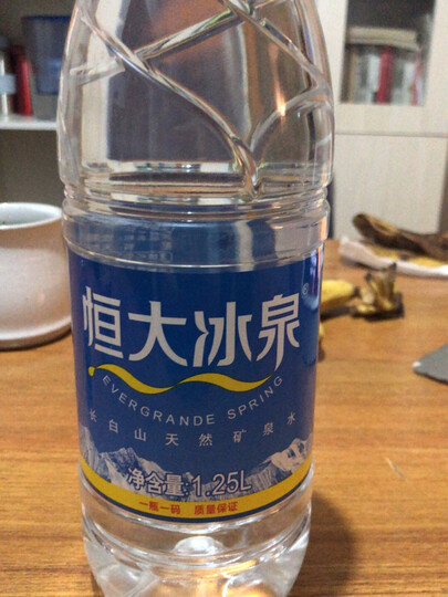 恒大冰泉 长白山饮用天然弱碱性矿泉水 1250ml*12瓶 整箱装恒大冰泉