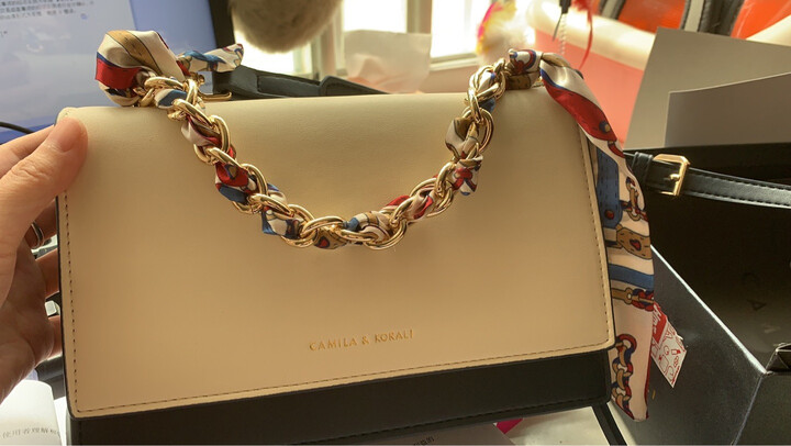 camila&korali:"外观颜值:很好看,材质手感:很不错,容量空间:很满意.