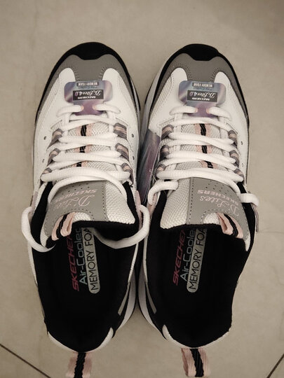 斯凯奇(skechers):"质量很好 价格有点小贵 买下来感觉很干净 白色的