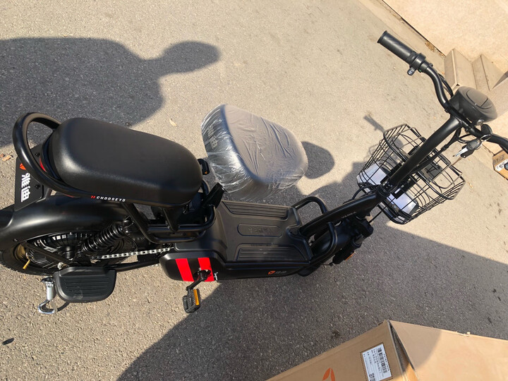 雅迪(yadea)tdt1259z:"车子质量:很好,很轻便,质量很好,包装很好,没有