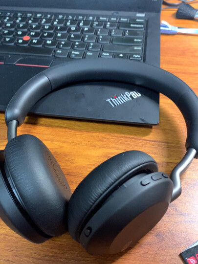 捷波朗jabra elite 45h:"做工质感:做工超级好,爱不释手,软软的,尤其