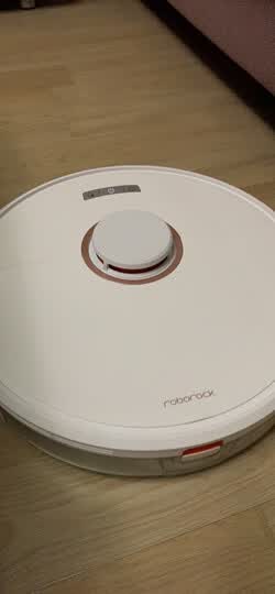 石头(roborock)t71rr:"送货速度很快,包装好,第一次买扫地机器人,感觉