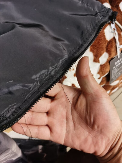 款式很好就是很多毛还有线头露出来