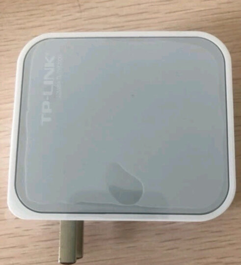 tp-link tl-wr700n 150m迷你型无线路由器小小一个还挺好用的,很给力!