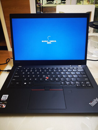 thinkpadx395:"运行速度:运行速度可以,办公完全没有问题.