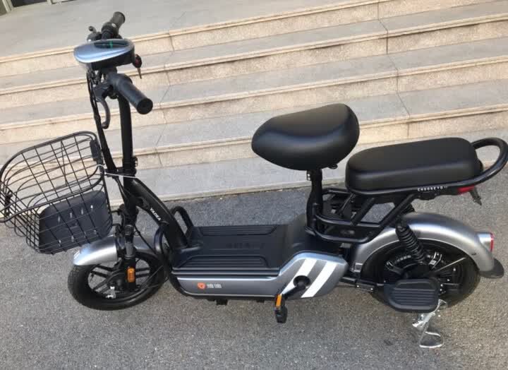 雅迪(yadea)tdt1259z:"第一次网上买电动车,很小巧,质量很好,看着很