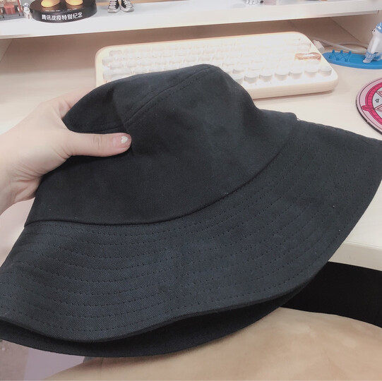 妙奚娅(miuczyia):"店家发货超快~帽子质量nice 可以放心拍黑色百搭?