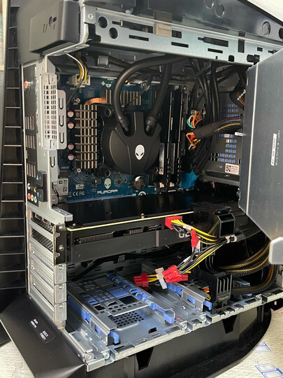 外星人的做工绝对没的说,内部升级很简单,保修官网可查.