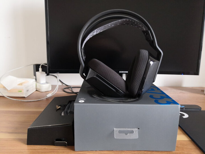 罗技(g)g733lightspeed无线rgb游戏耳机麦克风:"一直用的罗技的产品