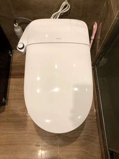 摩恩(moen)sw1232:"马桶刚装,moen的马桶非常好用外观大方简洁好看赞.