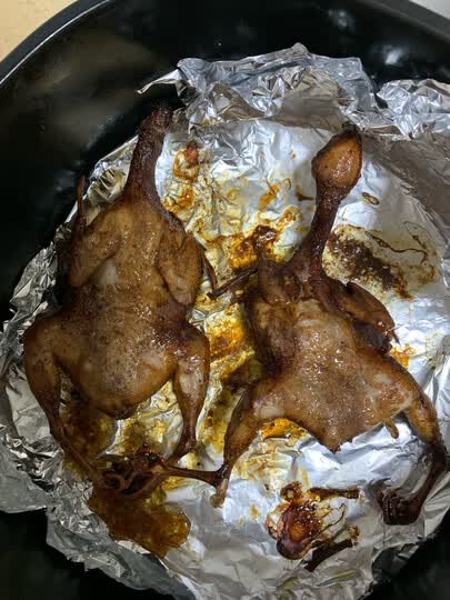 娃儿们看到还以为是小鸡,告诉他们是鹌鹑蛋的那个鹌鹑,都很惊喜.