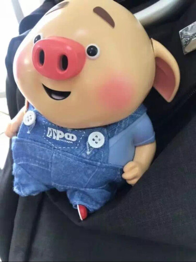 实丰猪小屁ai机器人:"网红猪小屁,呆萌可爱,我买的升级版可联网,可