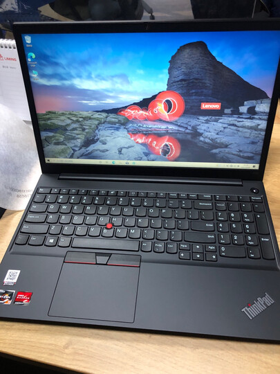 thinkpadthinkpad e15 锐龙版:"物流非常快,收到后迫不及待检查了
