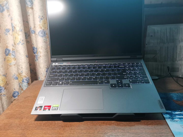 联想legion gears 弹药系列:"质感很好,高度也合适,配上r9000p刚刚好.