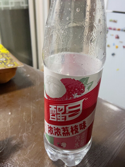 可口可乐醒目荔枝口味:"新款饮料,抱着试试看的心态买了一箱.