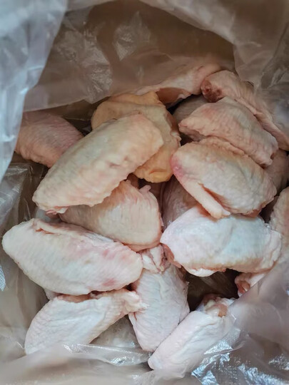 六和单冻鸡翅中:"鸡翅份量很足,很好吃.合算." - 京东